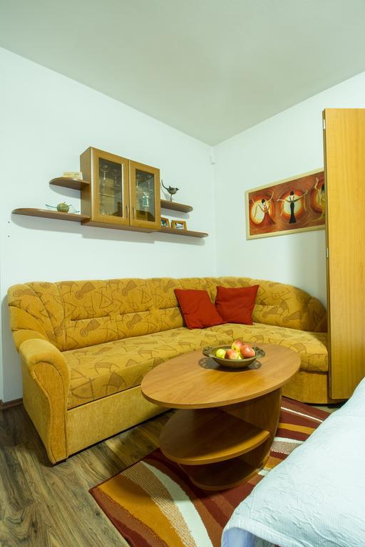 Vila Helena - Apartment Helena 2 Ruzomberok Oda fotoğraf